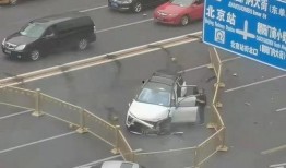 伊滨最新车祸爆料信息大全,事故现场惊心动魄，伤亡情况紧急通报